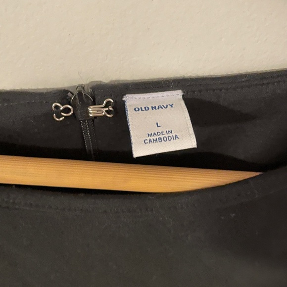 Old Navy Black Women’s Shift Dress - Picture 2 of 3